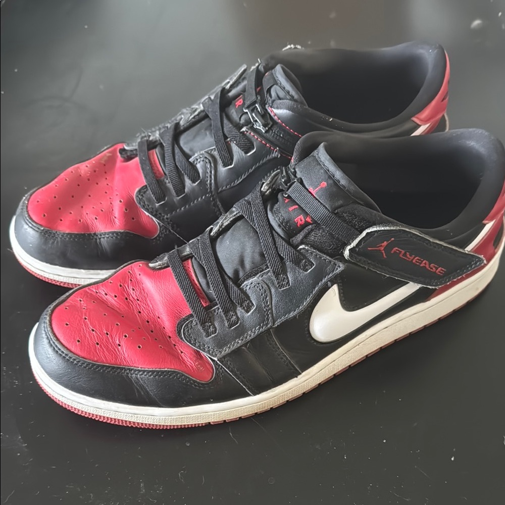 Nike Men's Black and Red Jordan 1
